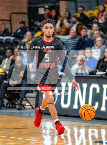 Thumbnail 2 in Red Springs vs Fairmont (Robeson County Shootout) photogallery.