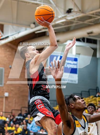 Thumbnail 1 in Red Springs vs Fairmont (Robeson County Shootout) photogallery.