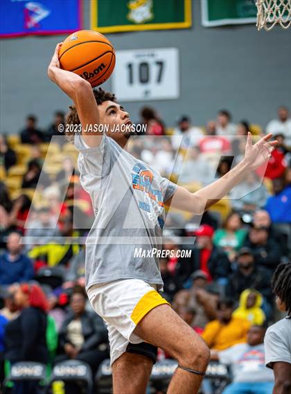 Thumbnail 3 in Red Springs vs Fairmont (Robeson County Shootout) photogallery.