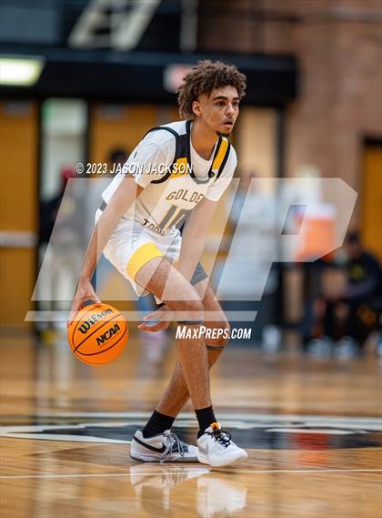Thumbnail 1 in Red Springs vs Fairmont (Robeson County Shootout) photogallery.