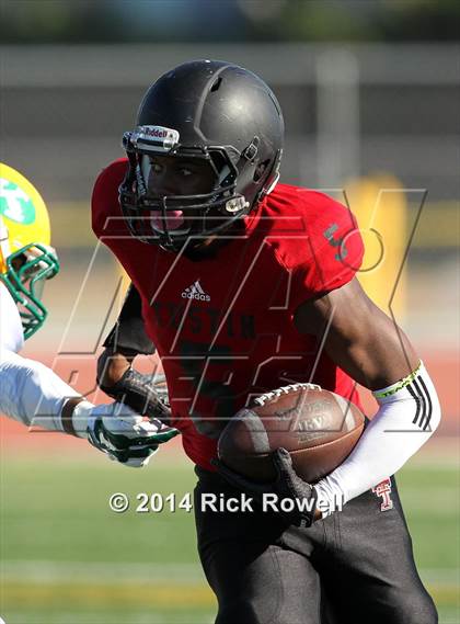 Thumbnail 2 in Kennedy @ Tustin photogallery.