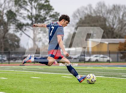 Thumbnail 2 in St. Thomas More vs. Teurlings Catholic photogallery.
