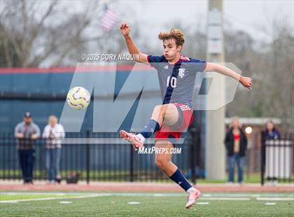 Thumbnail 2 in St. Thomas More vs. Teurlings Catholic photogallery.