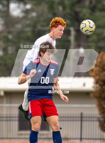 Thumbnail 1 in St. Thomas More vs. Teurlings Catholic photogallery.