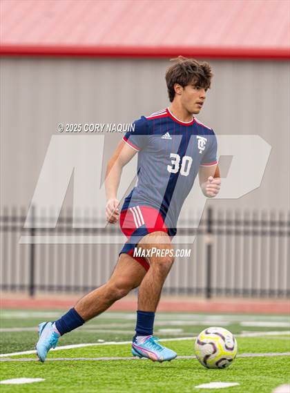 Thumbnail 3 in St. Thomas More vs. Teurlings Catholic photogallery.