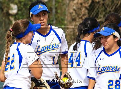 Thumbnail 3 in Bishop Amat vs Cantwell Sacred Heart photogallery.