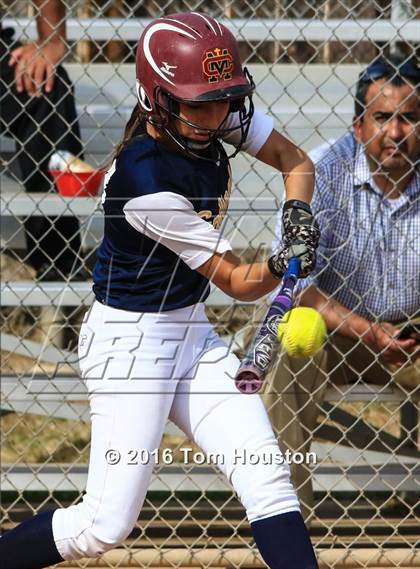 Thumbnail 2 in Bishop Amat vs Cantwell Sacred Heart photogallery.