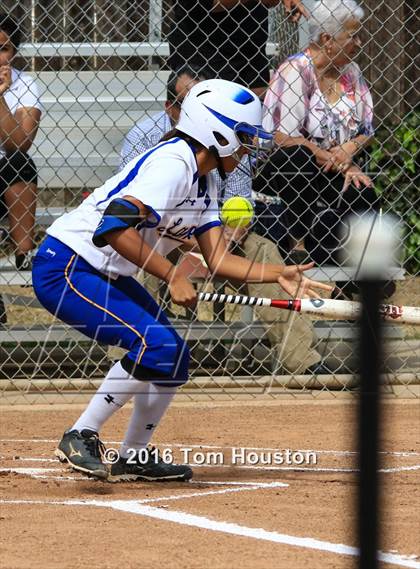 Thumbnail 1 in Bishop Amat vs Cantwell Sacred Heart photogallery.