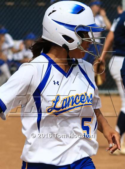 Thumbnail 3 in Bishop Amat vs Cantwell Sacred Heart photogallery.