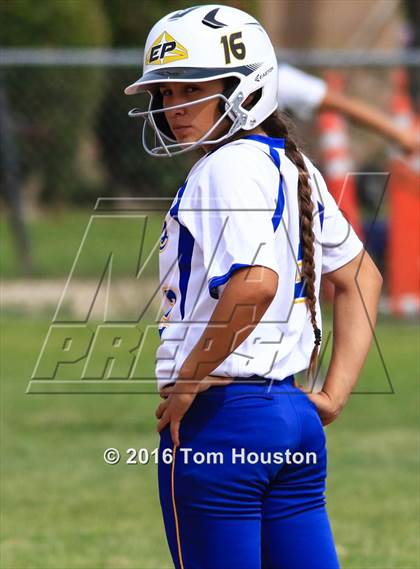 Thumbnail 1 in Bishop Amat vs Cantwell Sacred Heart photogallery.