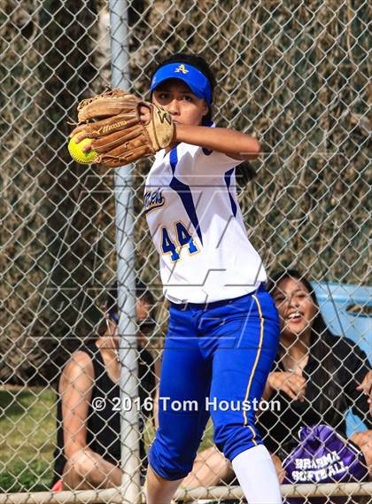 Thumbnail 2 in Bishop Amat vs Cantwell Sacred Heart photogallery.