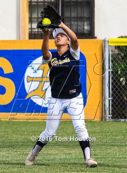 Thumbnail 3 in Bishop Amat vs Cantwell Sacred Heart photogallery.