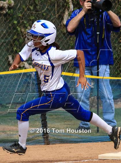 Thumbnail 1 in Bishop Amat vs Cantwell Sacred Heart photogallery.