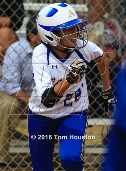 Thumbnail 3 in Bishop Amat vs Cantwell Sacred Heart photogallery.