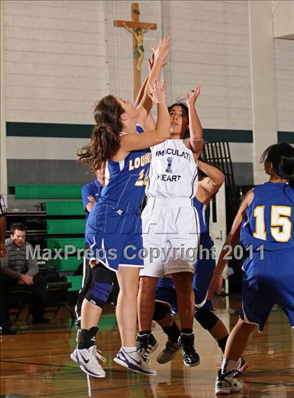 Thumbnail 1 in Immaculate Heart vs. Louisville (Pioneer Shootout) photogallery.