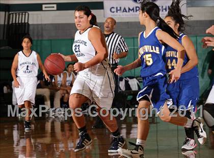 Thumbnail 3 in Immaculate Heart vs. Louisville (Pioneer Shootout) photogallery.