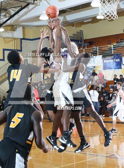 Thumbnail 2 in Goose Creek vs First Baptist School (Rotary Roundball Classic) photogallery.