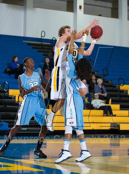Thumbnail 2 in Sylmar vs San Luis Obispo (National Prep Classic) photogallery.