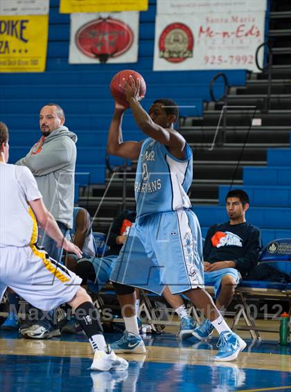 Thumbnail 2 in Sylmar vs San Luis Obispo (National Prep Classic) photogallery.