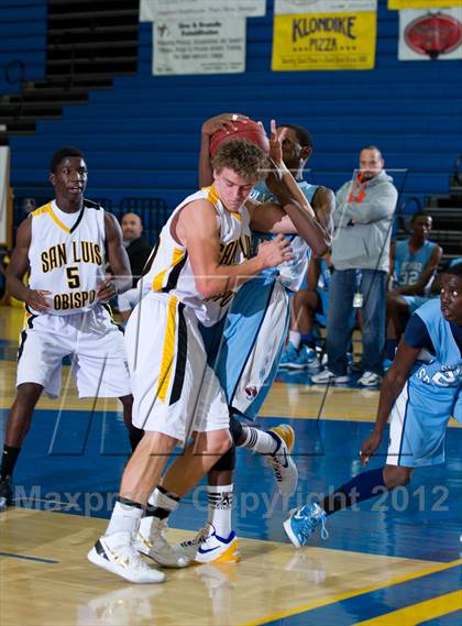 Thumbnail 2 in Sylmar vs San Luis Obispo (National Prep Classic) photogallery.