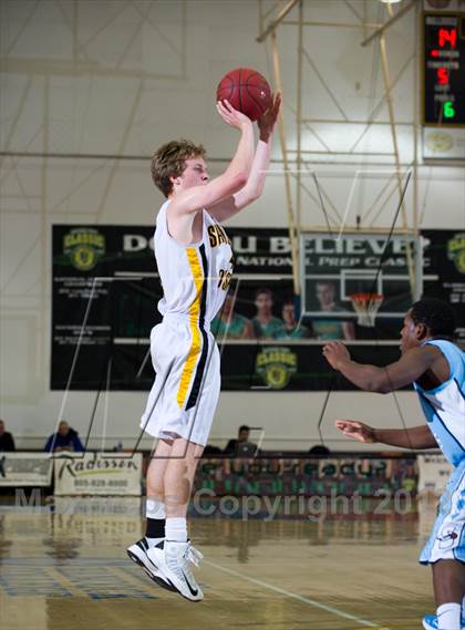 Thumbnail 2 in Sylmar vs San Luis Obispo (National Prep Classic) photogallery.