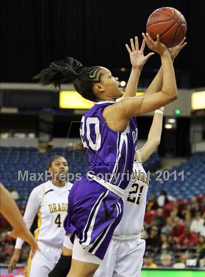 Thumbnail 2 in Bishop O'Dowd vs. Sacramento (CIF NorCal D3 Regional Final) photogallery.