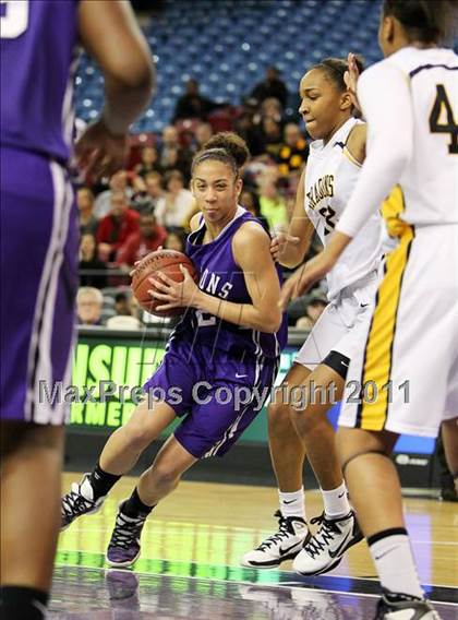 Thumbnail 2 in Bishop O'Dowd vs. Sacramento (CIF NorCal D3 Regional Final) photogallery.