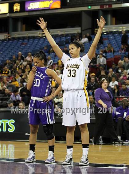 Thumbnail 3 in Bishop O'Dowd vs. Sacramento (CIF NorCal D3 Regional Final) photogallery.