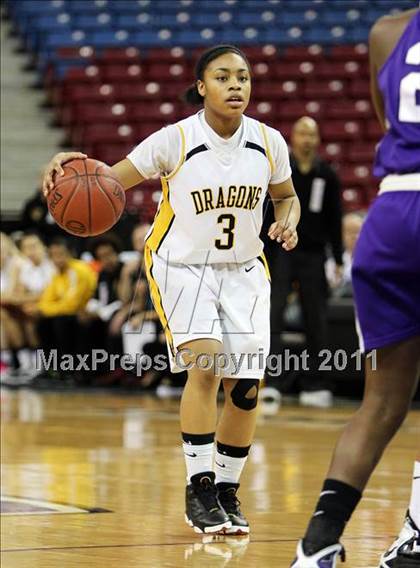 Thumbnail 2 in Bishop O'Dowd vs. Sacramento (CIF NorCal D3 Regional Final) photogallery.