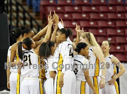 Thumbnail 2 in Bishop O'Dowd vs. Sacramento (CIF NorCal D3 Regional Final) photogallery.
