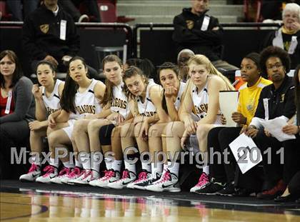Thumbnail 1 in Bishop O'Dowd vs. Sacramento (CIF NorCal D3 Regional Final) photogallery.