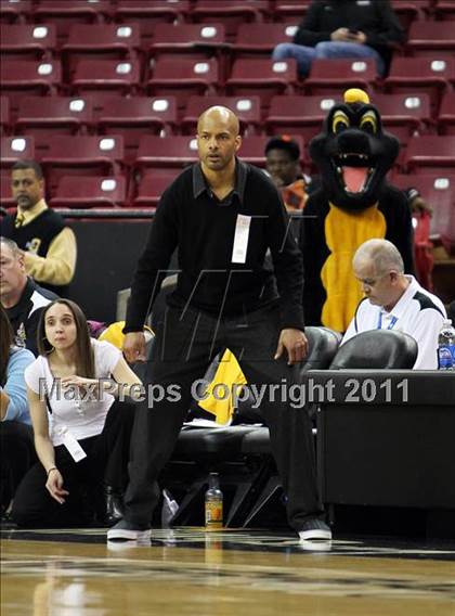 Thumbnail 1 in Bishop O'Dowd vs. Sacramento (CIF NorCal D3 Regional Final) photogallery.