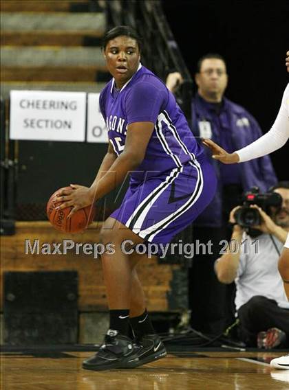 Thumbnail 2 in Bishop O'Dowd vs. Sacramento (CIF NorCal D3 Regional Final) photogallery.