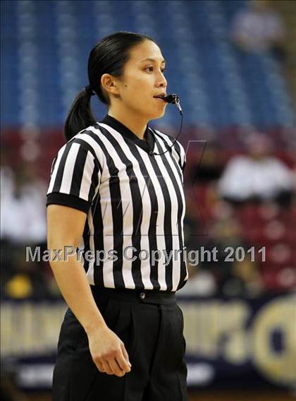 Thumbnail 2 in Bishop O'Dowd vs. Sacramento (CIF NorCal D3 Regional Final) photogallery.