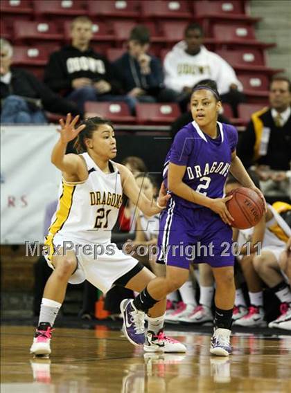 Thumbnail 3 in Bishop O'Dowd vs. Sacramento (CIF NorCal D3 Regional Final) photogallery.