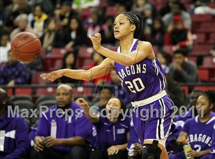 Thumbnail 3 in Bishop O'Dowd vs. Sacramento (CIF NorCal D3 Regional Final) photogallery.
