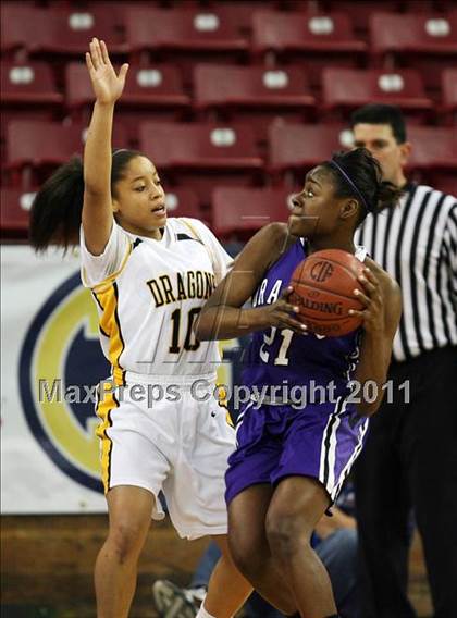 Thumbnail 1 in Bishop O'Dowd vs. Sacramento (CIF NorCal D3 Regional Final) photogallery.