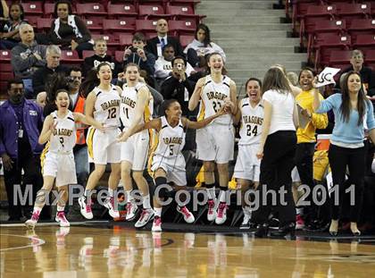 Thumbnail 2 in Bishop O'Dowd vs. Sacramento (CIF NorCal D3 Regional Final) photogallery.