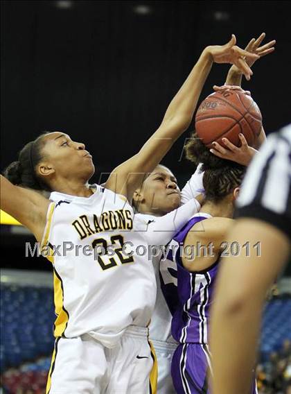 Thumbnail 2 in Bishop O'Dowd vs. Sacramento (CIF NorCal D3 Regional Final) photogallery.