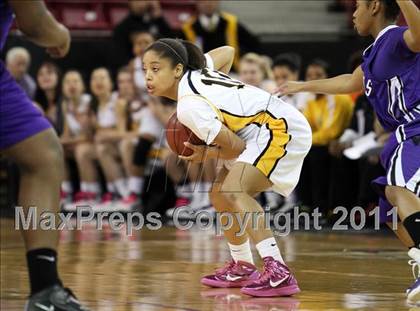 Thumbnail 2 in Bishop O'Dowd vs. Sacramento (CIF NorCal D3 Regional Final) photogallery.