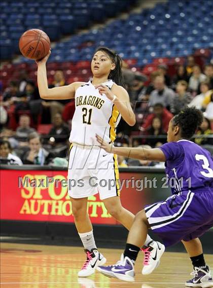 Thumbnail 1 in Bishop O'Dowd vs. Sacramento (CIF NorCal D3 Regional Final) photogallery.