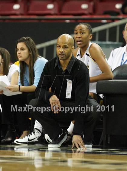 Thumbnail 1 in Bishop O'Dowd vs. Sacramento (CIF NorCal D3 Regional Final) photogallery.