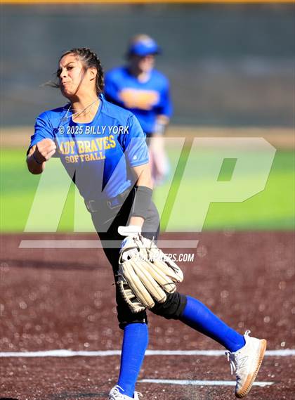 Thumbnail 1 in Grand Saline vs Community photogallery.