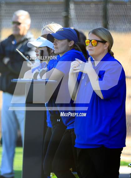 Thumbnail 1 in Grand Saline vs Community photogallery.