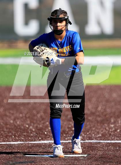 Thumbnail 2 in Grand Saline vs Community photogallery.