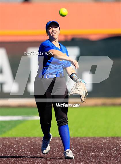 Thumbnail 3 in Grand Saline vs Community photogallery.
