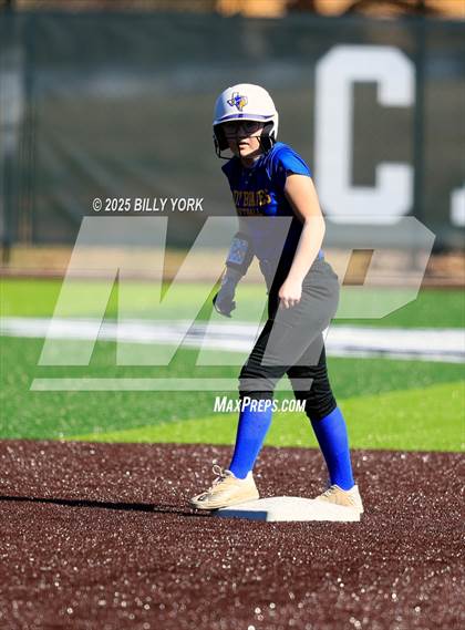 Thumbnail 1 in Grand Saline vs Community photogallery.