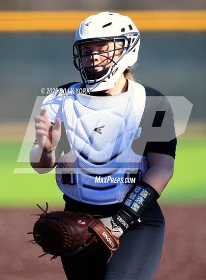 Thumbnail 2 in Grand Saline vs Community photogallery.