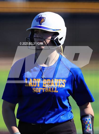 Thumbnail 1 in Grand Saline vs Community photogallery.