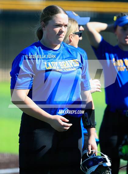 Thumbnail 1 in Grand Saline vs Community photogallery.